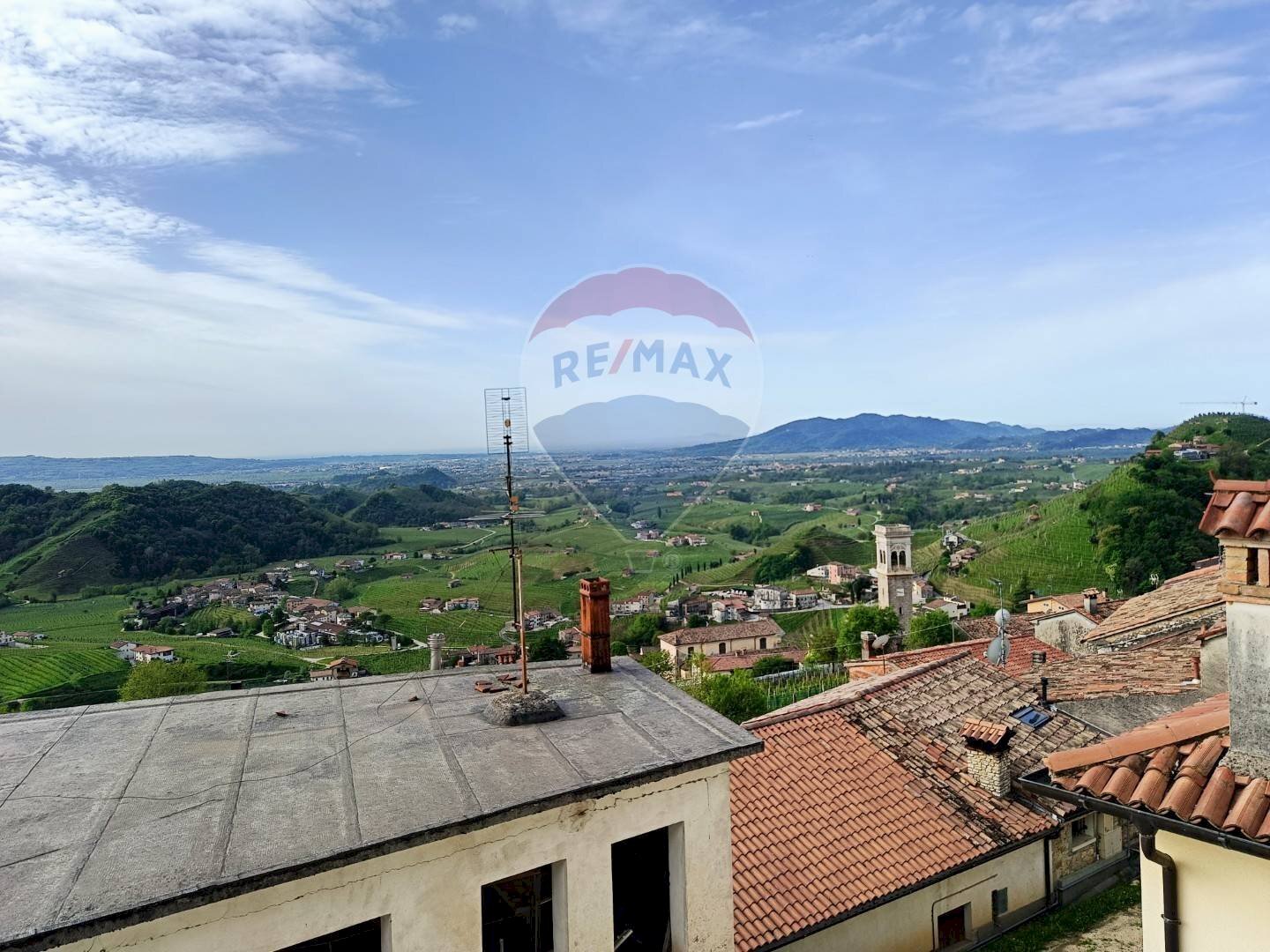 Edificio all\'aperto - Casa semi indipendente Via Cimitero
 
46, Valdobbiadene - foto 1