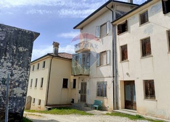 Edificio all\'aperto - Casa semi indipendente Via Cimitero
 
46, Valdobbiadene - foto 2