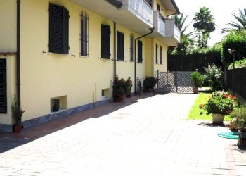 esterno - Villa a Schiera via del casone, Massa - foto 1