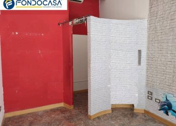 Foto 3 - Attività Commerciale VIA BARBARULO
 
98, Nocera Inferiore - foto 3