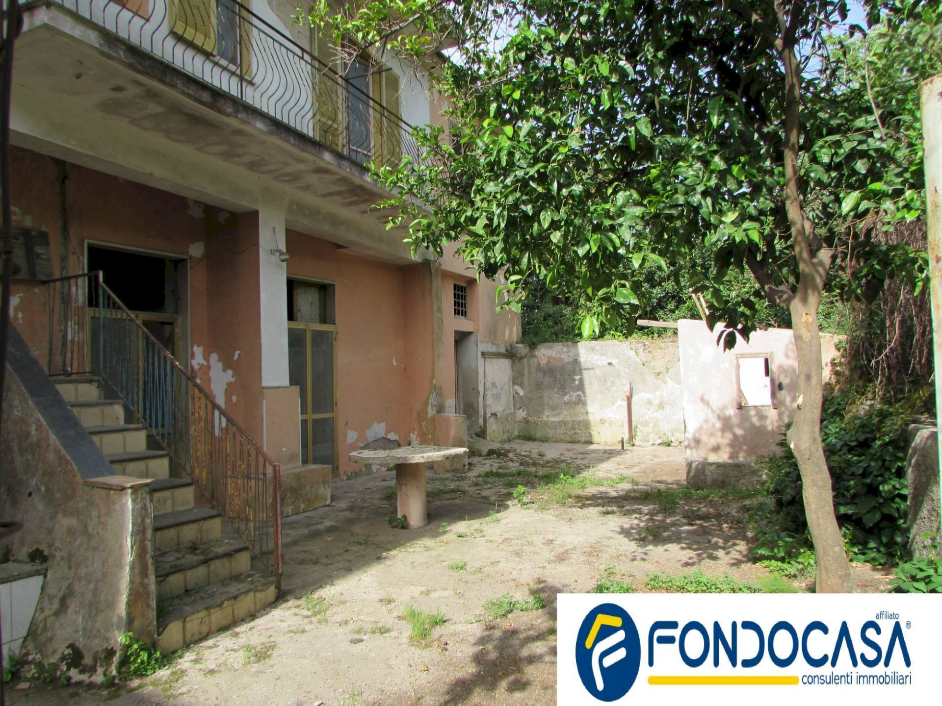 Foto 2 - Stabile - Palazzo VICOLO DE SIMONE
 
6, Roccapiemonte - foto 2