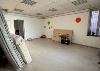 Foto 15 - Locale Commerciale VIA ATZORI
 
17/19, Nocera Inferiore - foto 15