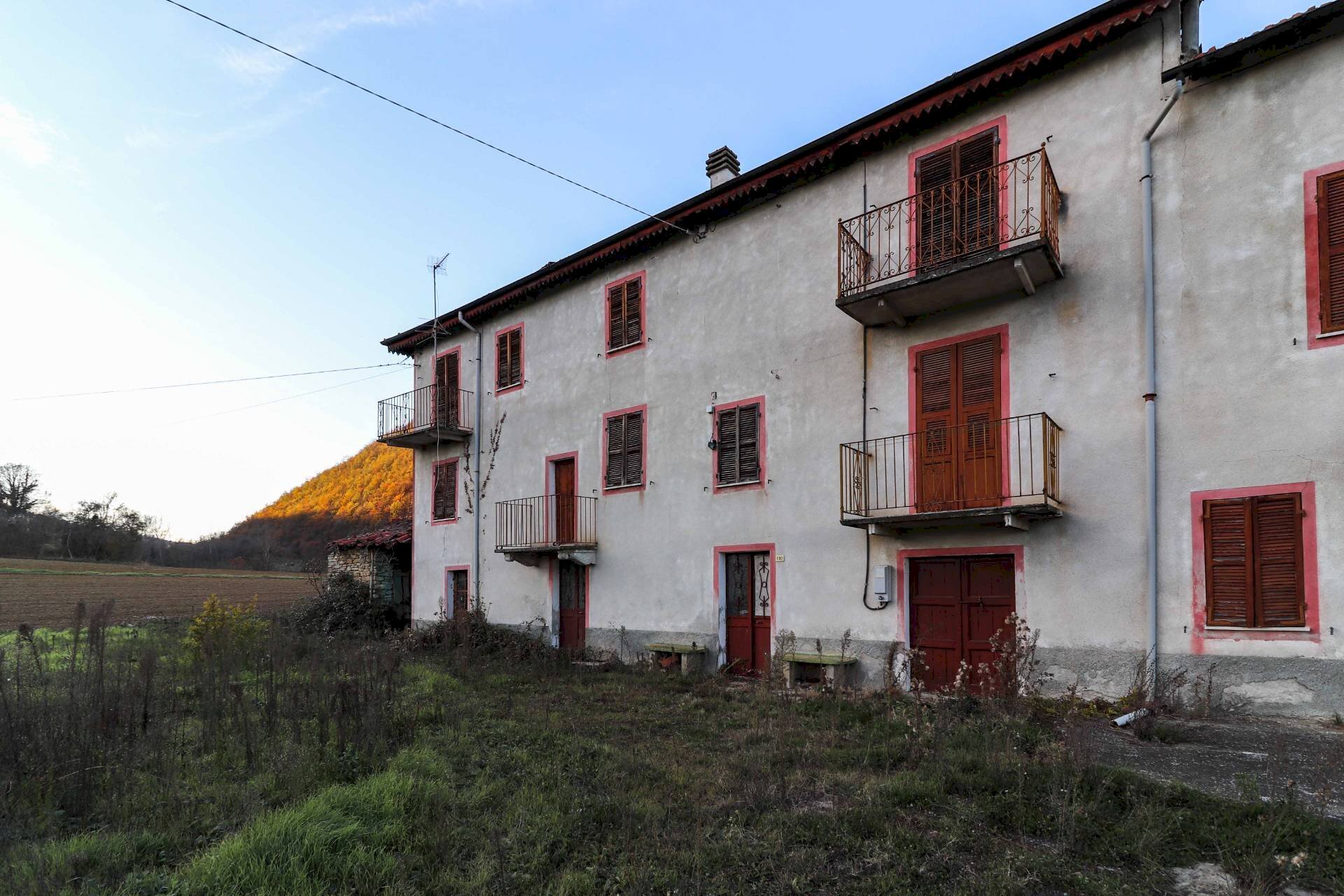 la facciata - Casa indipendente Borgata Basso Erro
 
6, Melazzo - foto 1