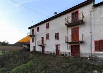 la facciata - Casa indipendente Borgata Basso Erro
 
6, Melazzo - foto 1
