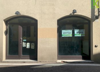 Foto 1 - Locale Commerciale Via Cavour
 
77, Saronno - foto 1