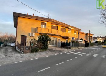 Foto 2 - Locale Commerciale Via Monte Generoso
 
72, Varese - foto 2