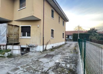 Foto 4 - Locale Commerciale Via Monte Generoso
 
72, Varese - foto 4