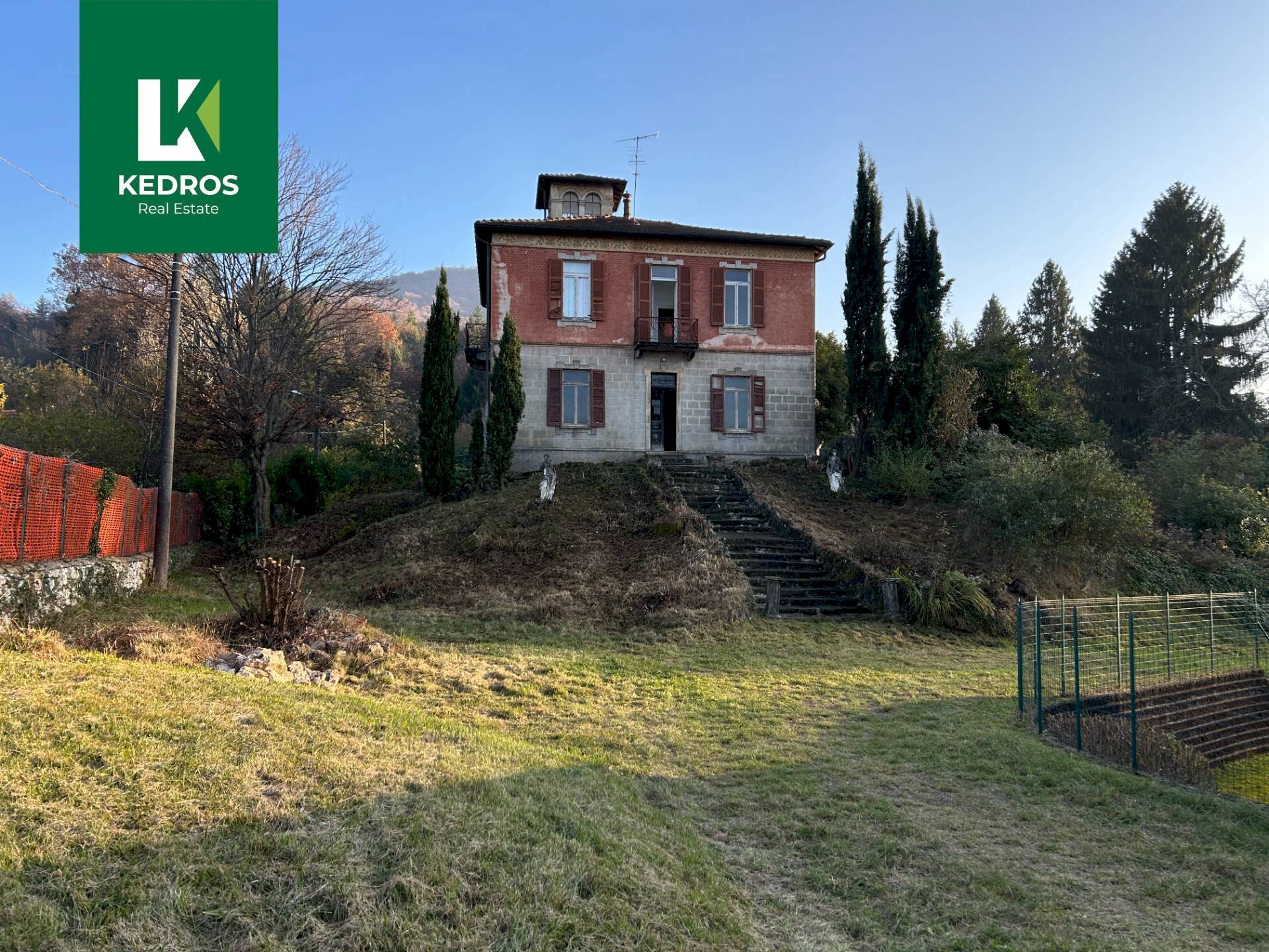 Foto 1 - Villa Via per Bedero
 
8, Cunardo - foto 1