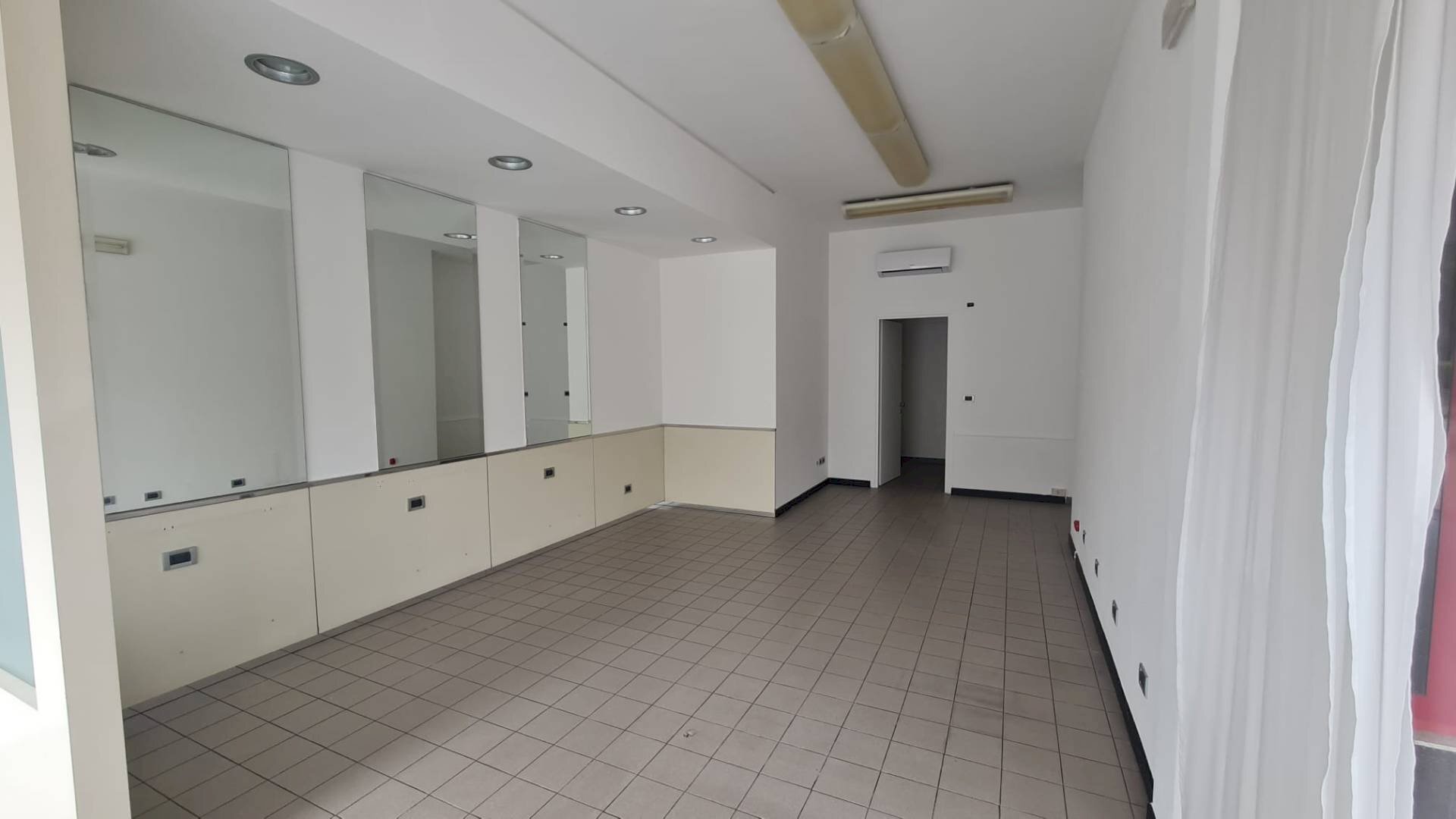 Foto 2 - Commercial Premises Via Dancalia
 
71, Eraclea - photo 2