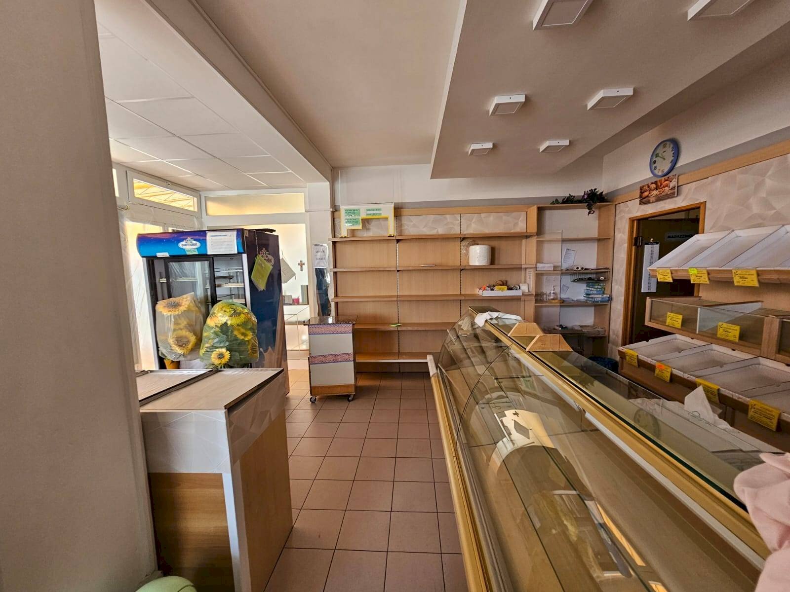 Foto 2 - Commercial Premises Via Lecci
 
3, Eraclea - photo 2