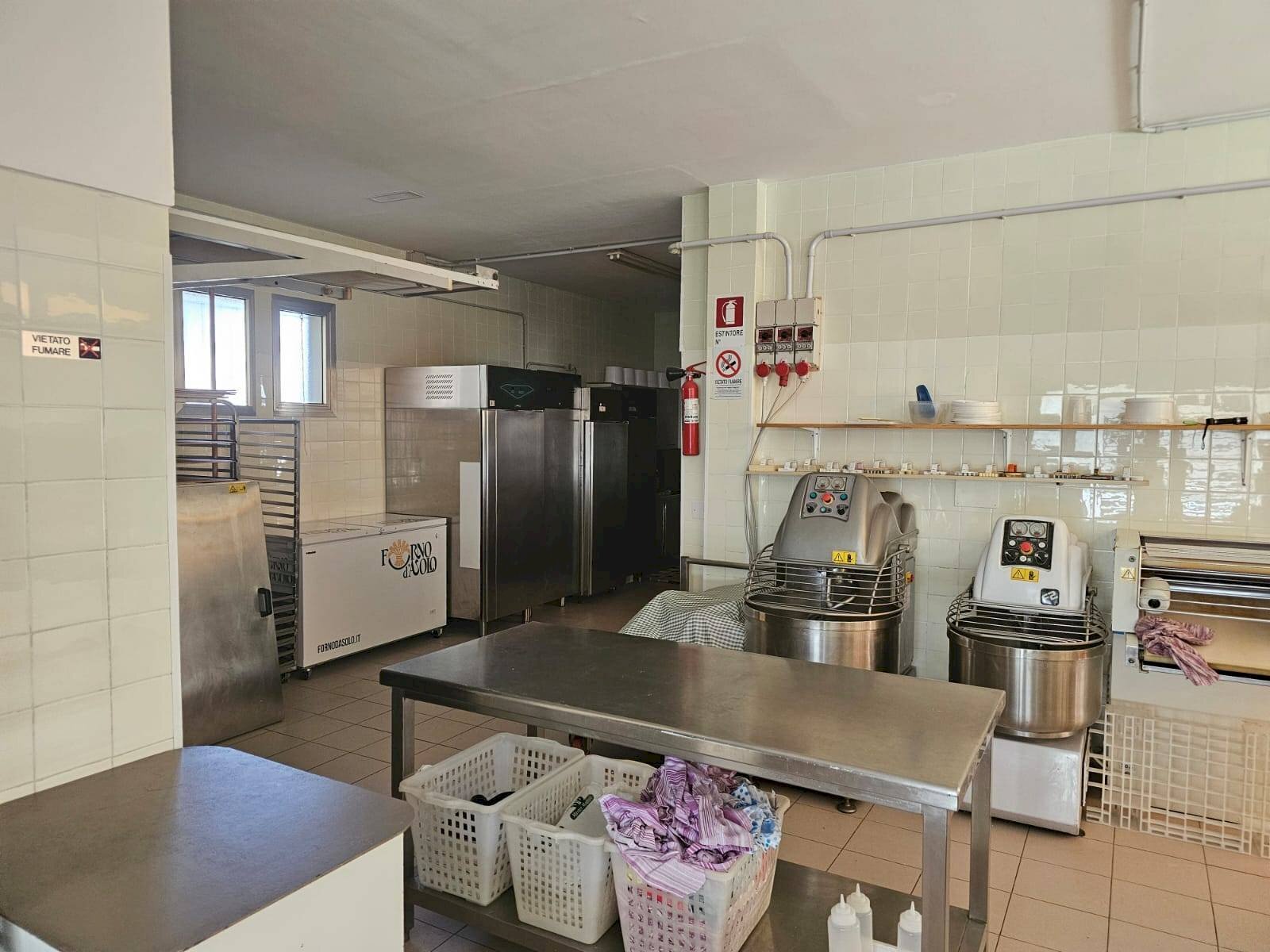 Foto 3 - Commercial Premises Via Lecci
 
3, Eraclea - photo 3