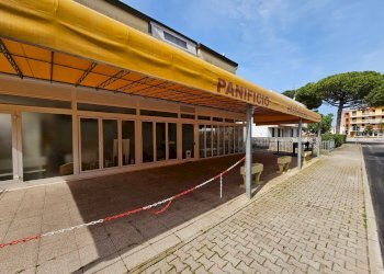 Foto 5 - Locale Commerciale Via Lecci
 
3, Eraclea - foto 5