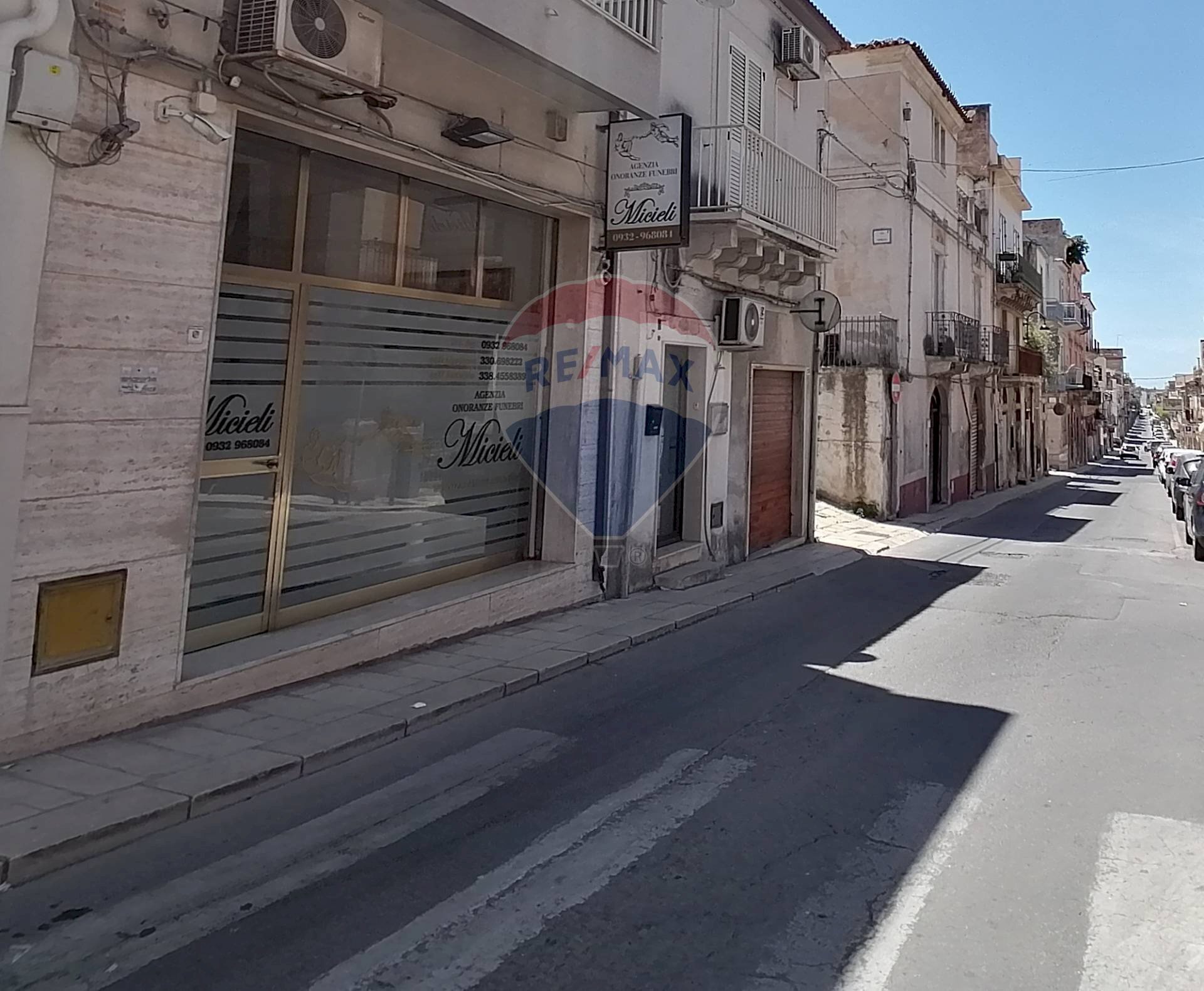Edificio all\'aperto - Locale Commerciale Corso Vittorio Emanule
 
217, Comiso - foto 2