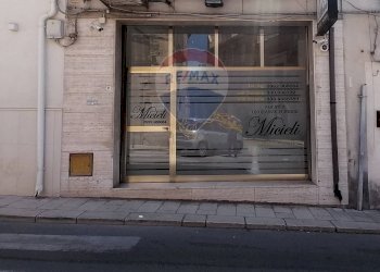 Edificio all\'aperto - Locale Commerciale Corso Vittorio Emanule
 
217, Comiso - foto 5