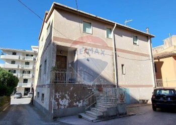 Edificio all\'aperto - Villa via risorgimento
 
145, Modica - foto 4