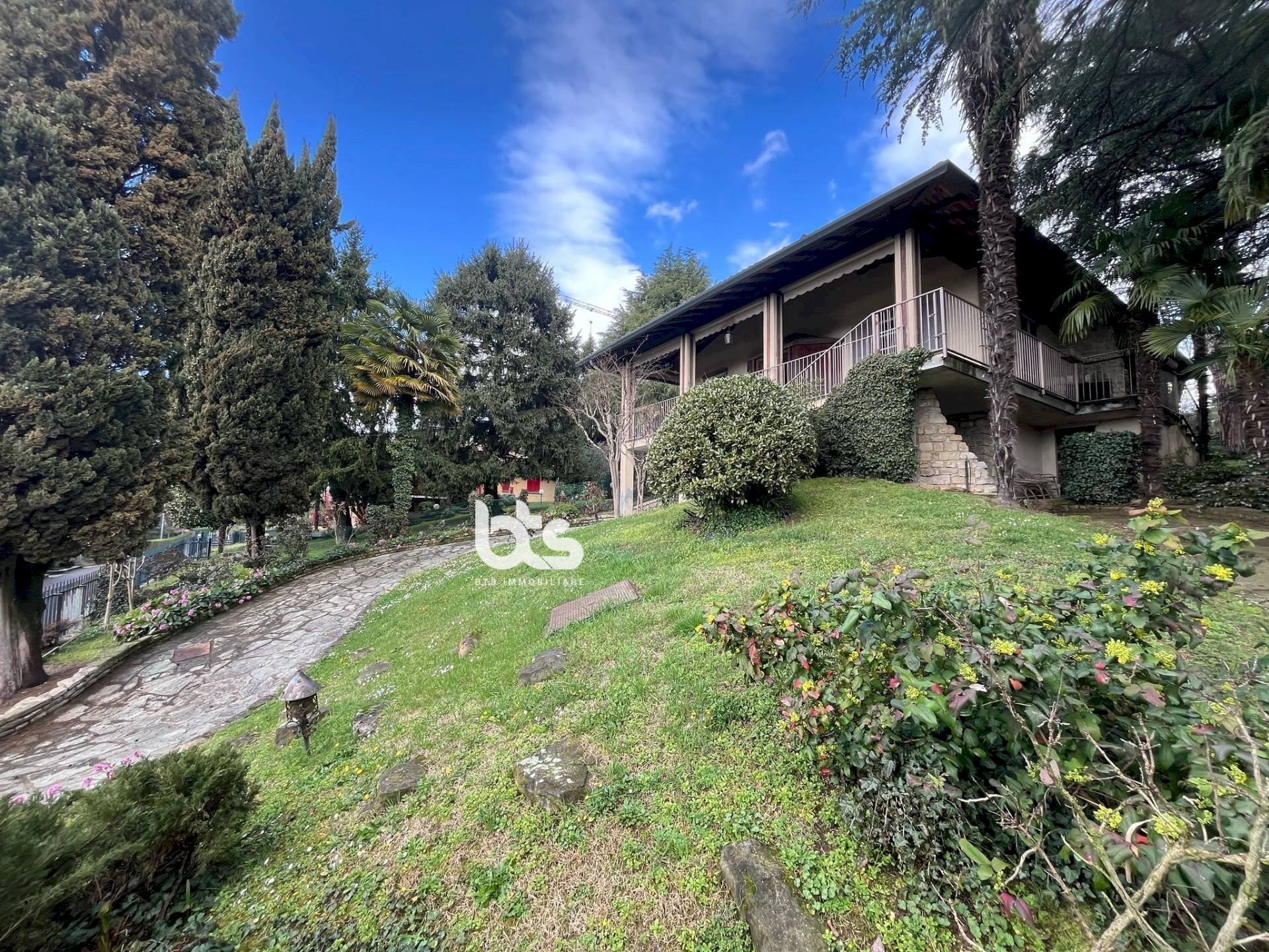 Foto 2 - Casa indipendente via papa giovanni XXIII
 
22, Credaro - foto 2