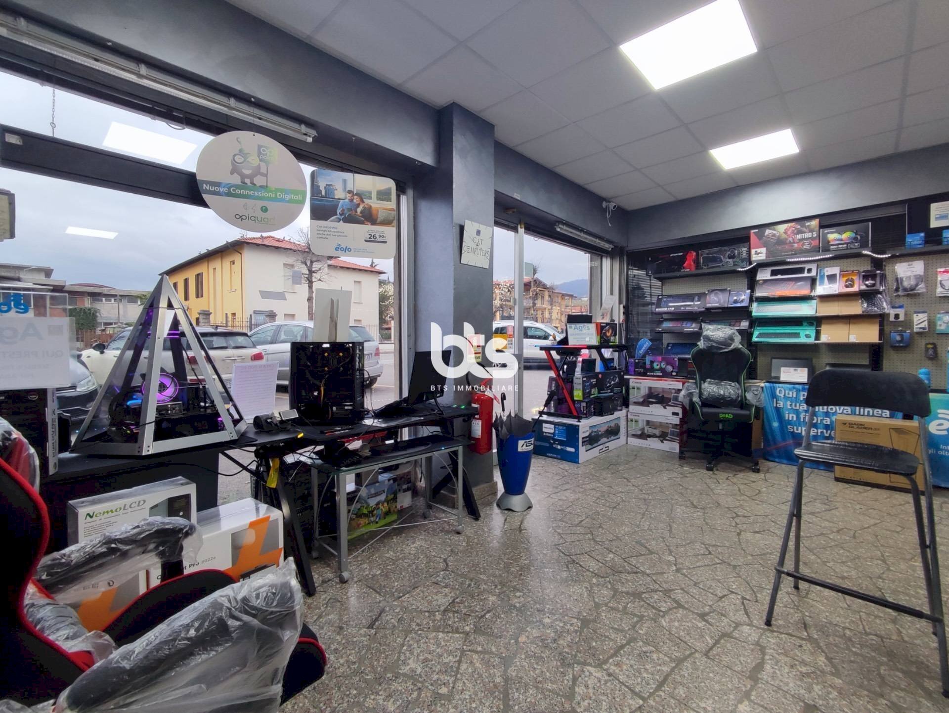 Foto 1 - Locale Commerciale Via Vittorio Veneto
 
25, Grumello del Monte - foto 1