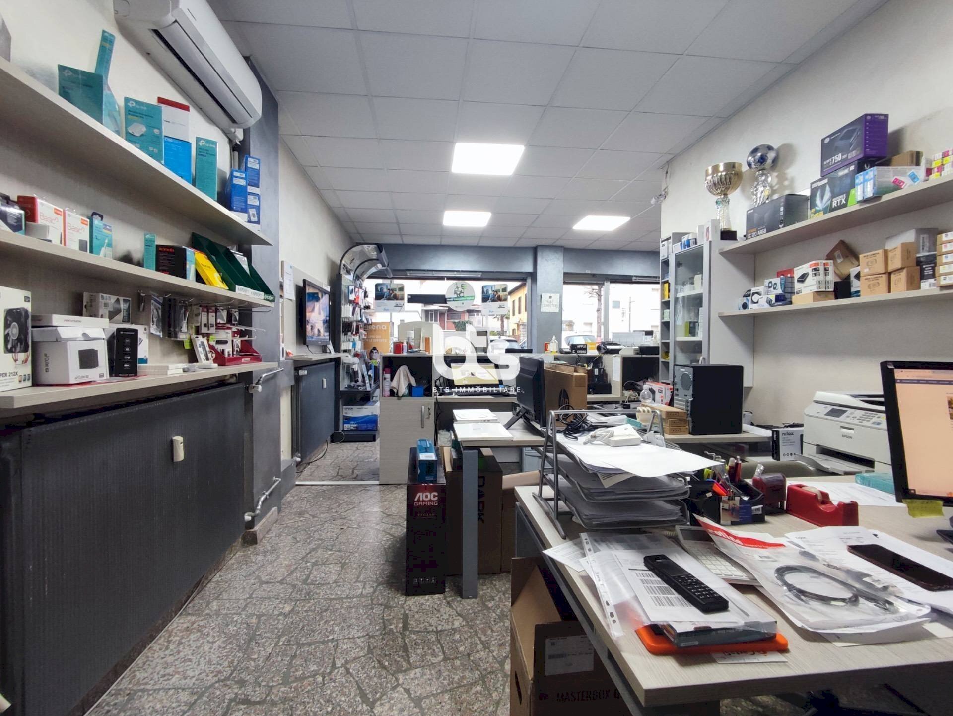 Foto 2 - Locale Commerciale Via Vittorio Veneto
 
25, Grumello del Monte - foto 2