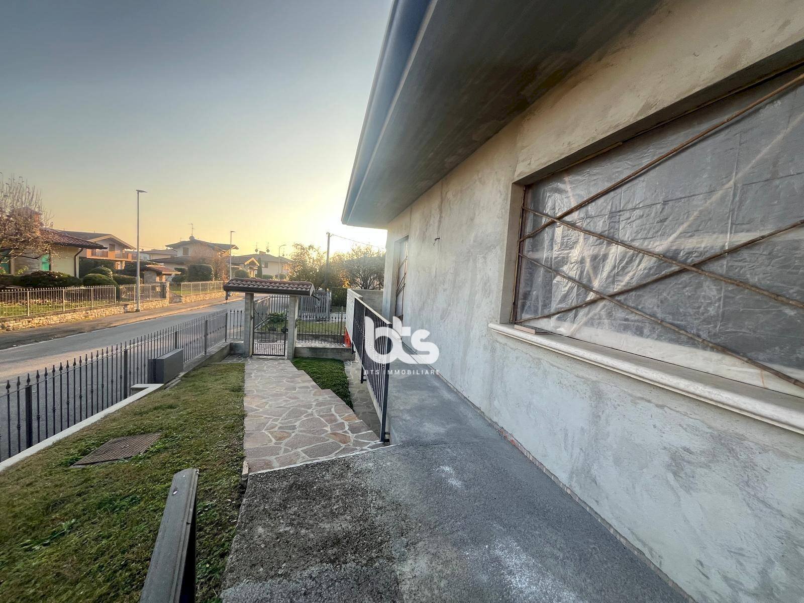 Foto 3 - Villa via vincenzo bellini
 
27, Castelli Calepio - photo 3