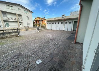 Foto 5 - Commercial Premises via sarnico
11, Capriolo - photo 5