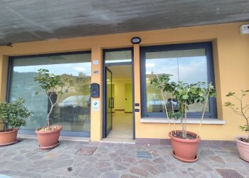 Foto 1 - Attività Commerciale VIA BONINI, Foresto Sparso - foto 1