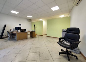 Foto 2 - Attività Commerciale VIA BONINI, Foresto Sparso - foto 2