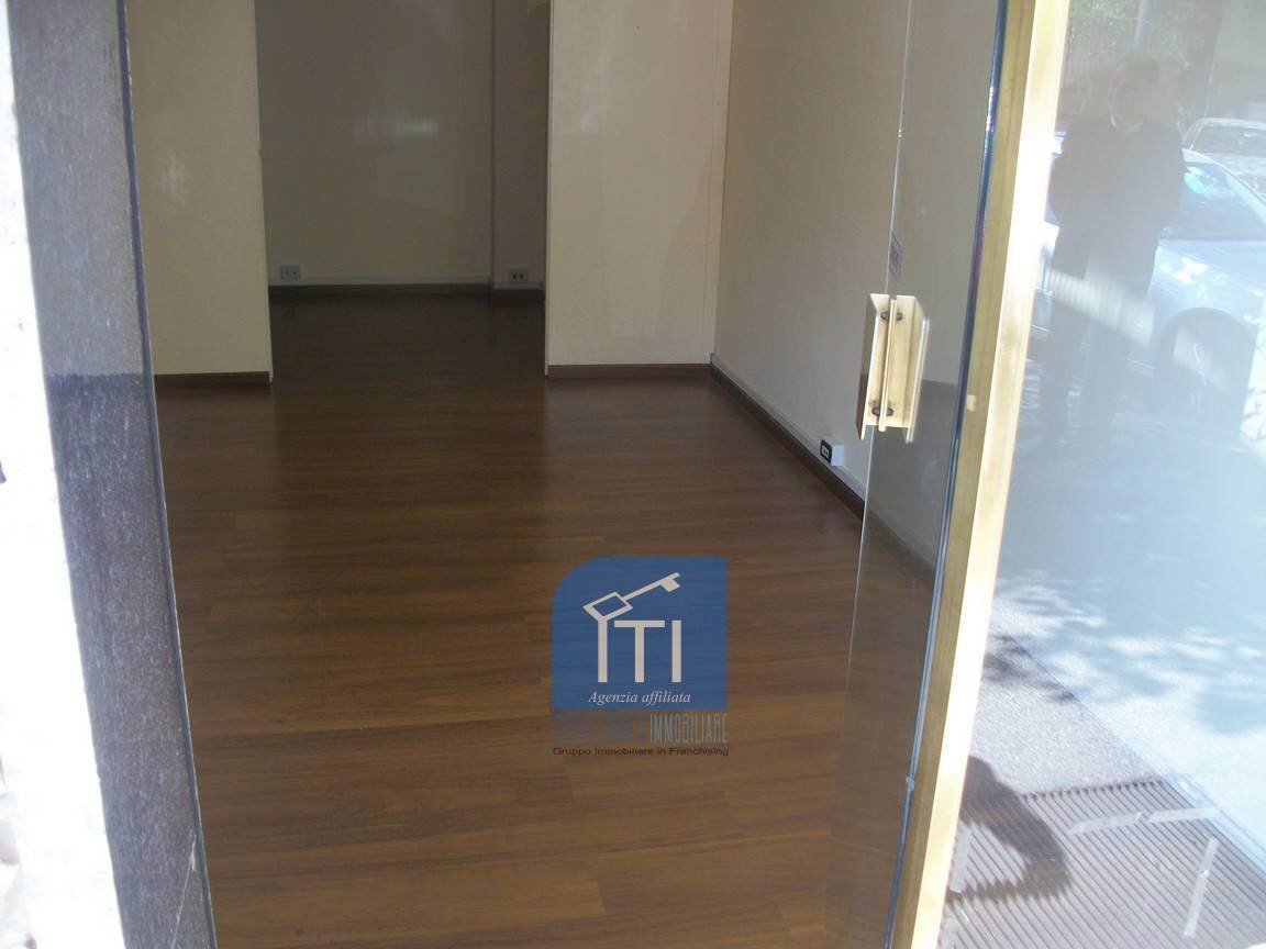 Foto 2 - Negozio Via Tuscolana, Roma - foto 2