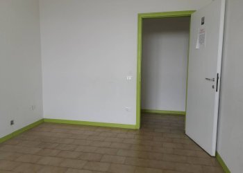 Foto 2 - Attività Commerciale via Tosco Romagnola
 
222, Calcinaia - foto 2