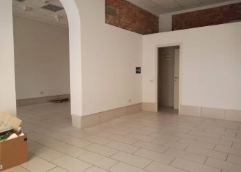 Foto 1 - Attività Commerciale Via Rossini, Pontedera - foto 1