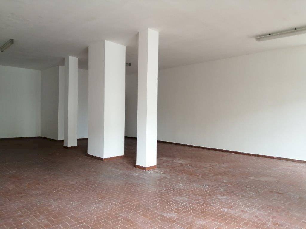 Foto 2 - Attività Commerciale via valdera capannoli
 
15, Ponsacco - foto 2