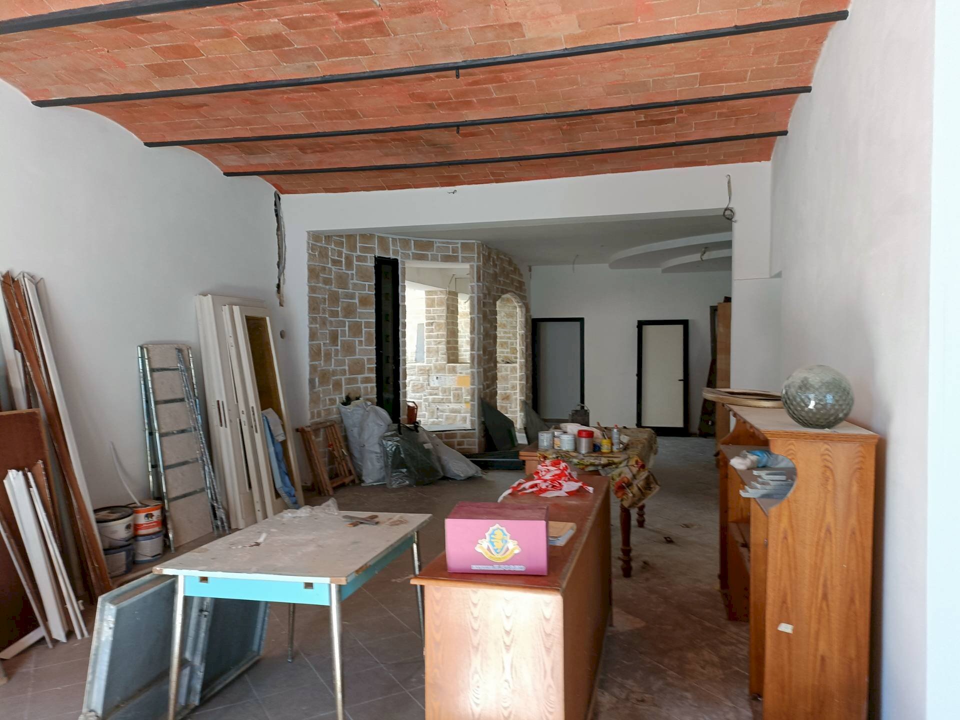 Foto 2 - Attività Commerciale via matteotti, Crespina Lorenzana - foto 2