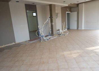 Foto 2 - Attività Commerciale Via Vittorio Veneto
 
8, Crespina Lorenzana - foto 2