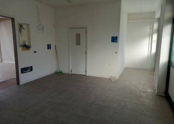 Foto 5 - Attività Commerciale Via Vittorio Veneto
 
8, Crespina Lorenzana - foto 5