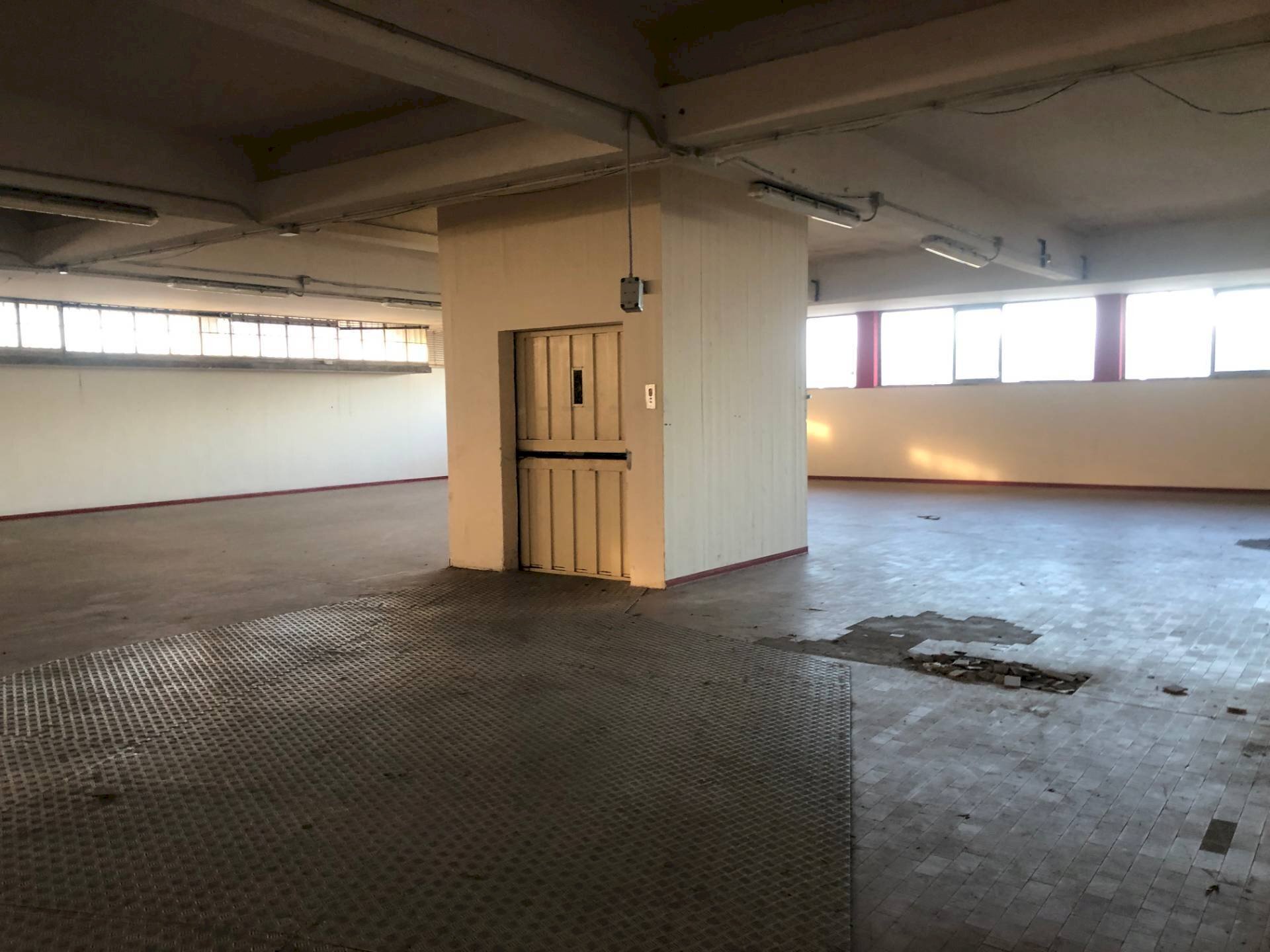 Foto 2 - Attività Commerciale Via Tosco Romagnola
 
snc, Pontedera - foto 2