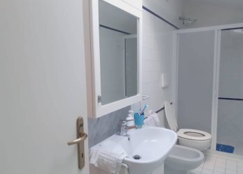 Bagno piano terra - Quadrilocale Via Giuseppe Verdi
 
-, Viareggio - foto 8
