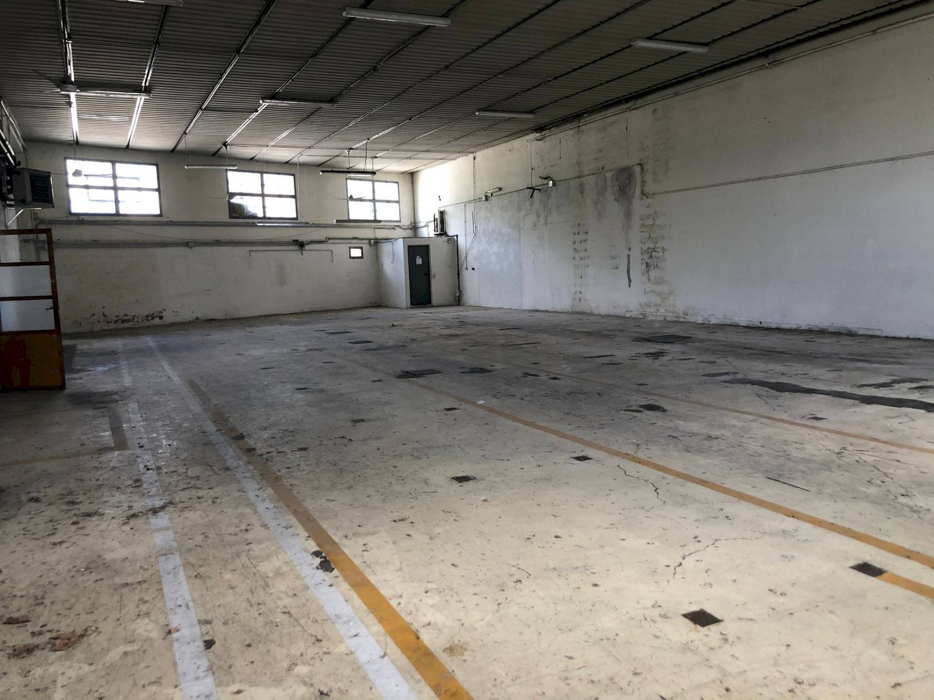 Foto 1 - Commercial Activity Via Sarzanese Sud, Massarosa - photo 1