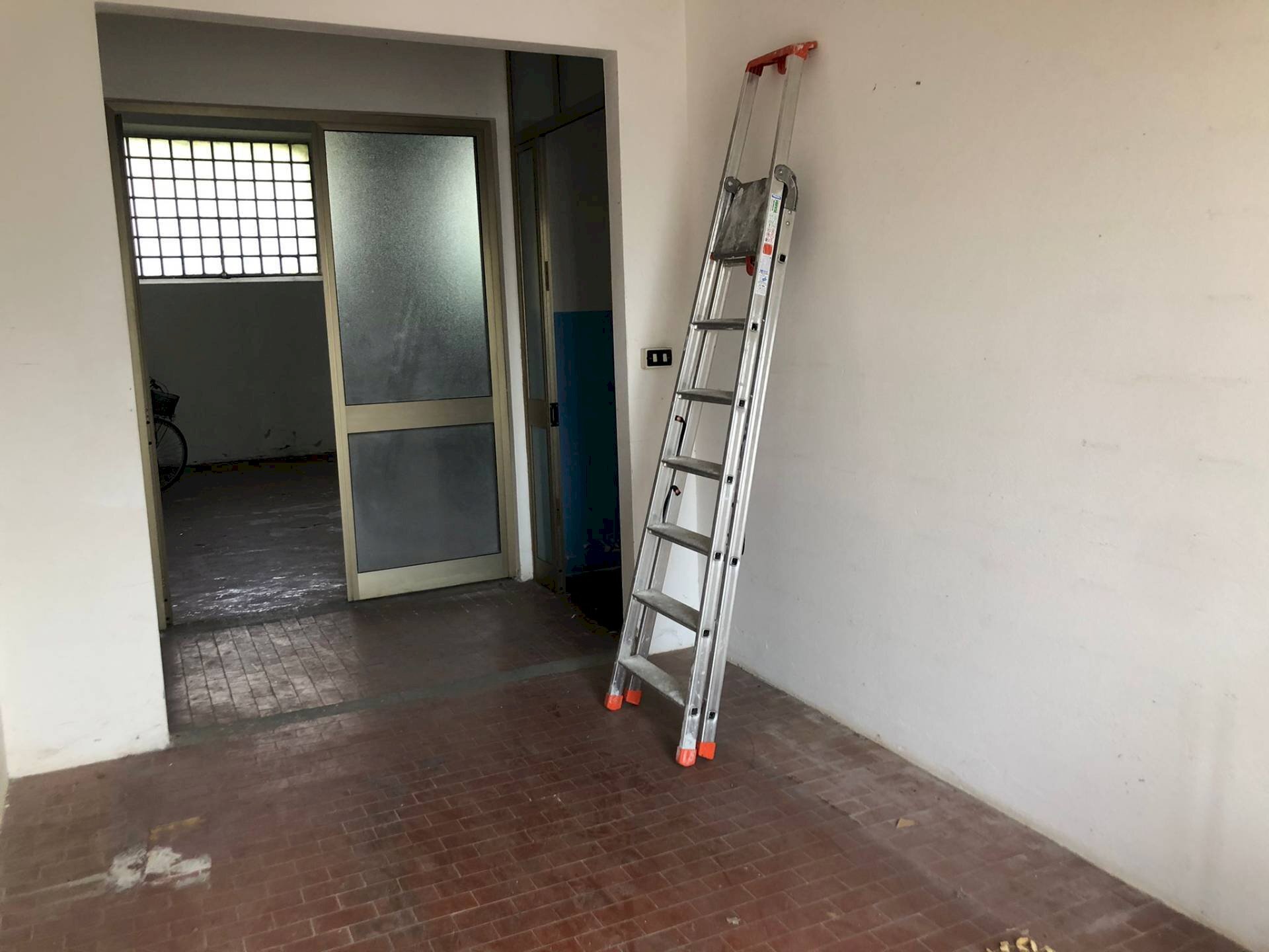 Foto 2 - Commercial Activity Via Sarzanese Sud, Massarosa - photo 2
