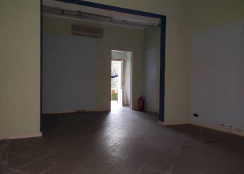 Foto 1 - Attività Commerciale via torino
 
9, Altopascio - foto 1