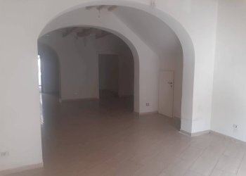 Foto 2 - Commercial Activity via Borgo Giannotti, Lucca - photo 2