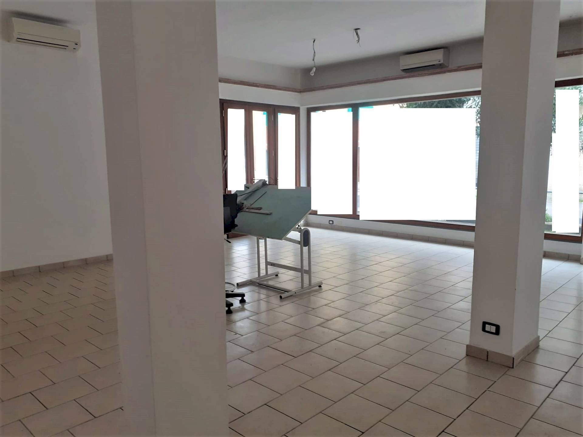 Locale - Attività Commerciale Via Maroncelli
 
-, Viareggio - foto 2