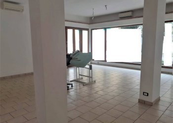 Locale - Commercial Activity Via Maroncelli
 
-, Viareggio - photo 2