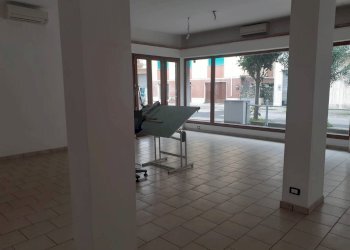 Foto 5 - Commercial Activity Via Maroncelli
 
-, Viareggio - photo 5