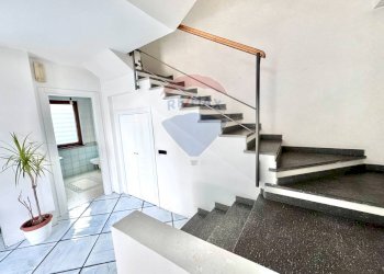 Scale - Villa Papa Giovanni Paolo I
 
4, Mugnano di Napoli - photo 15