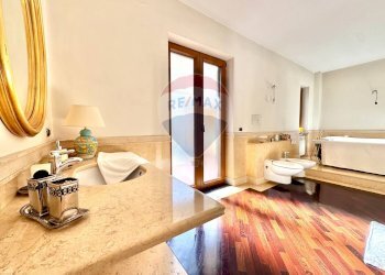 Bagno - Villa Papa Giovanni Paolo I
 
4, Mugnano di Napoli - photo 35