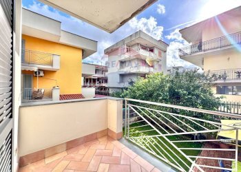 Balcone - Villa Papa Giovanni Paolo I
 
4, Mugnano di Napoli - photo 39