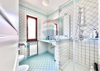 Bagno - Villa Papa Giovanni Paolo I
 
4, Mugnano di Napoli - photo 44