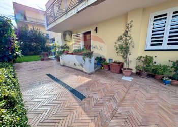 Terrazza - Villa Papa Giovanni Paolo I
 
4, Mugnano di Napoli - photo 63