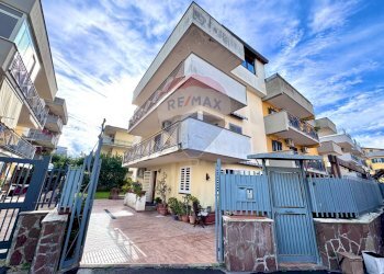 Edificio all\'aperto - Villa Papa Giovanni Paolo I
 
4, Mugnano di Napoli - photo 64