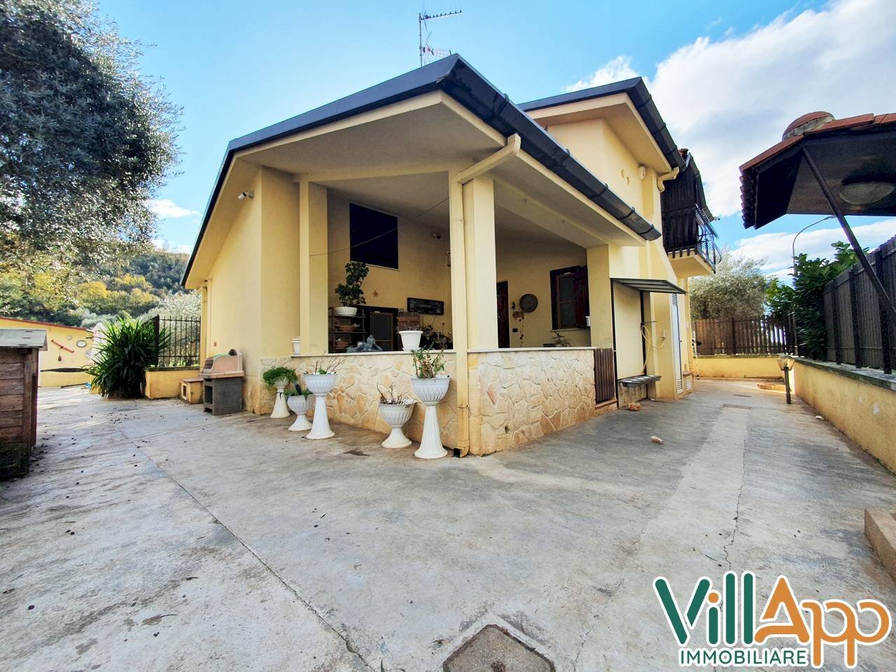 Foto 1 - Villa Via provinciale per lenola
 
20, Fondi - photo 1