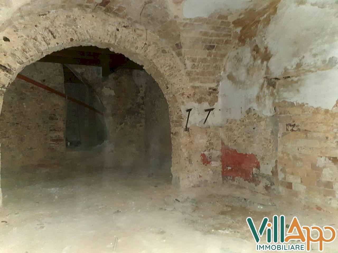 Foto 1 - Commercial Premises Corso appio claudio
 
60, Fondi - photo 1